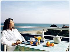 Mer et Soleil - Petit déjeuner en terrasse